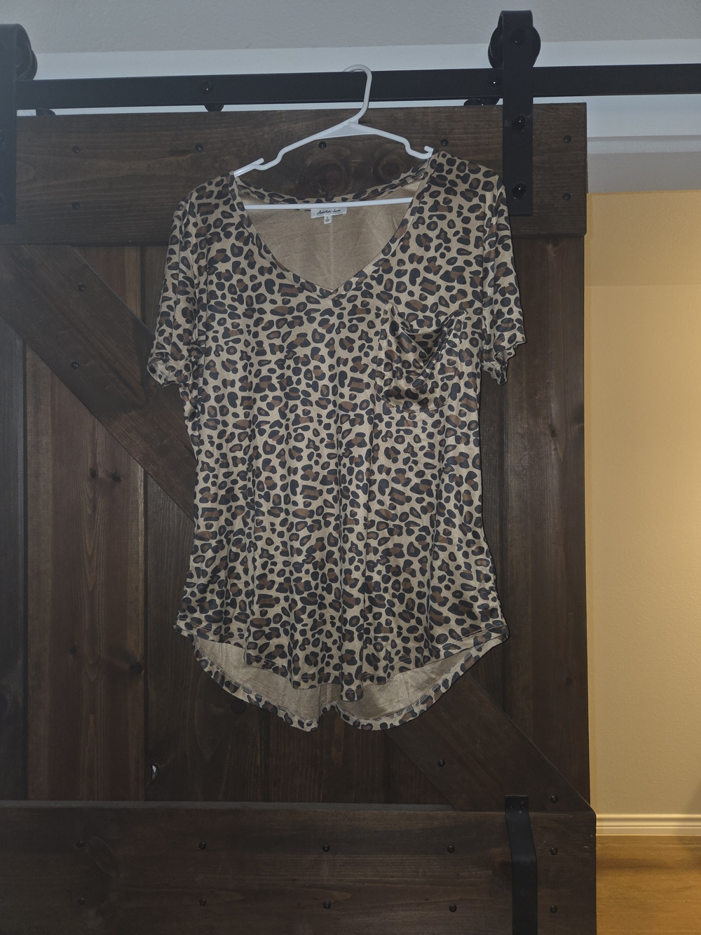 Another Love Leopard Print Short Sleeve Tee - Tan & Black. Size Large